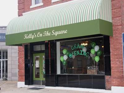 Kelly's on the Square