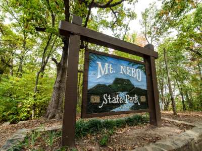 Mount_Nebo_Signs_102016_KSJ_7902.jpg