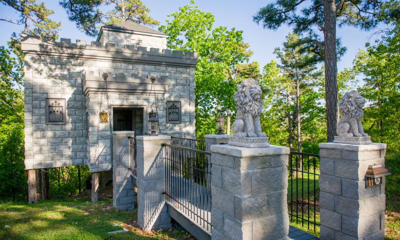 Eureka Springs Treehouses Caves Castles Hobbits Arkansas Com