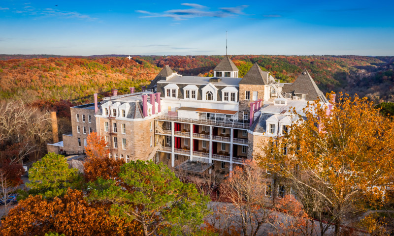 1886 Crescent Hotel & Spa