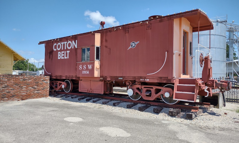 Cotton Belt SSW Railroad Caboose 119156, Piggott, AR