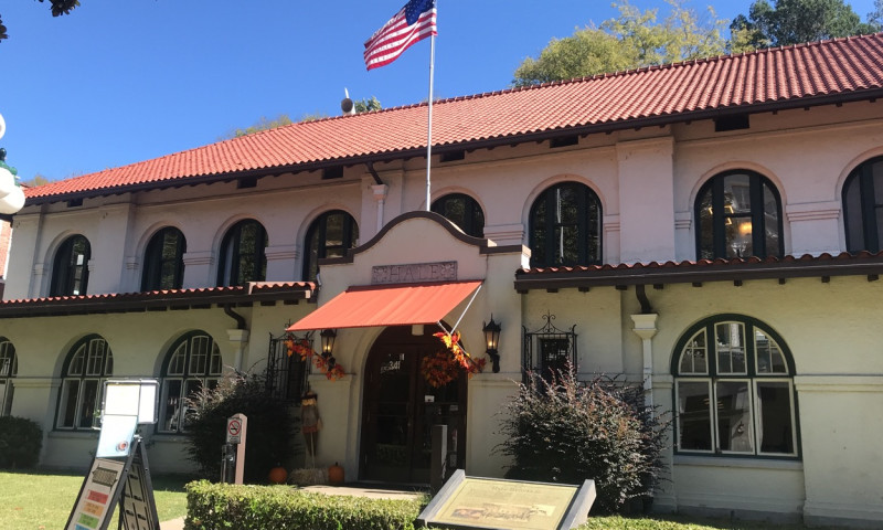 boutique hotel on bathhouse row in hot springs, ar