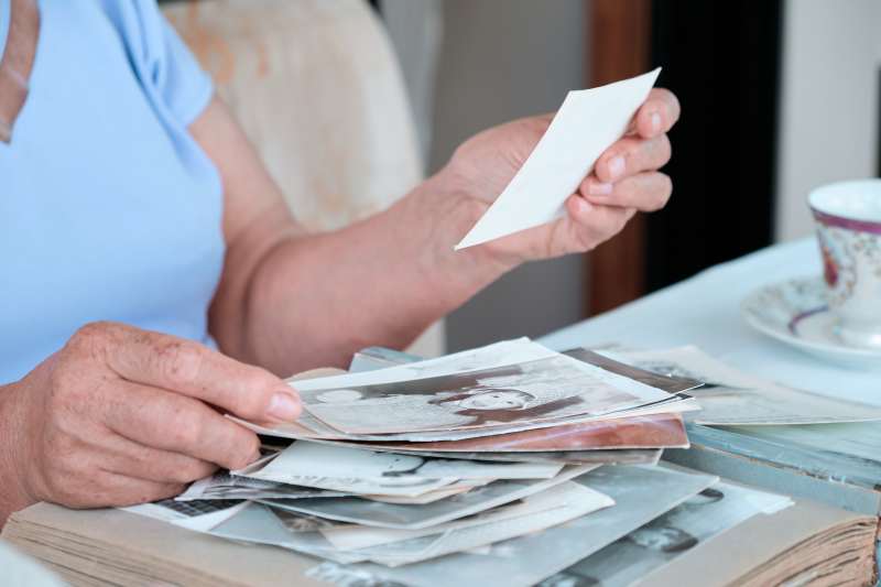 How to create a slideshow for a funeral or memorial service