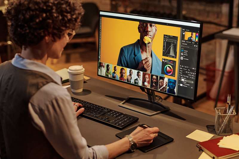 Reasons To Hire a Professional Slideshow Creator
