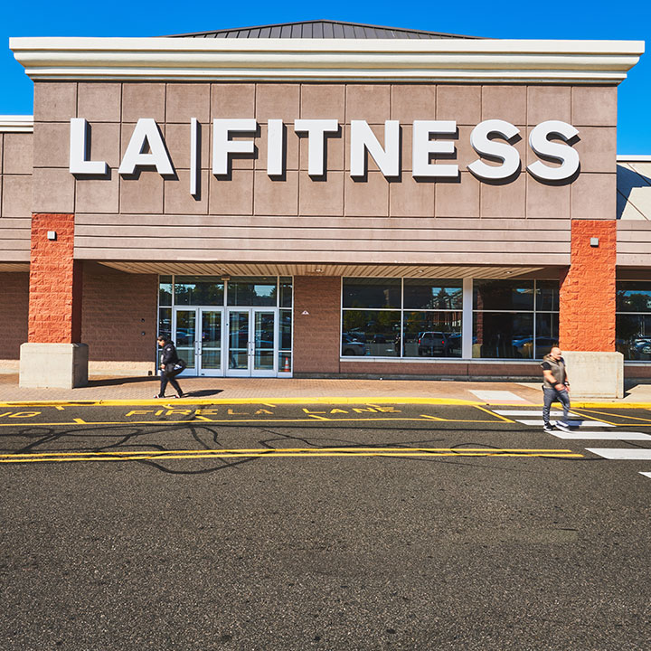 LA Fitness - KBE Building Corporation