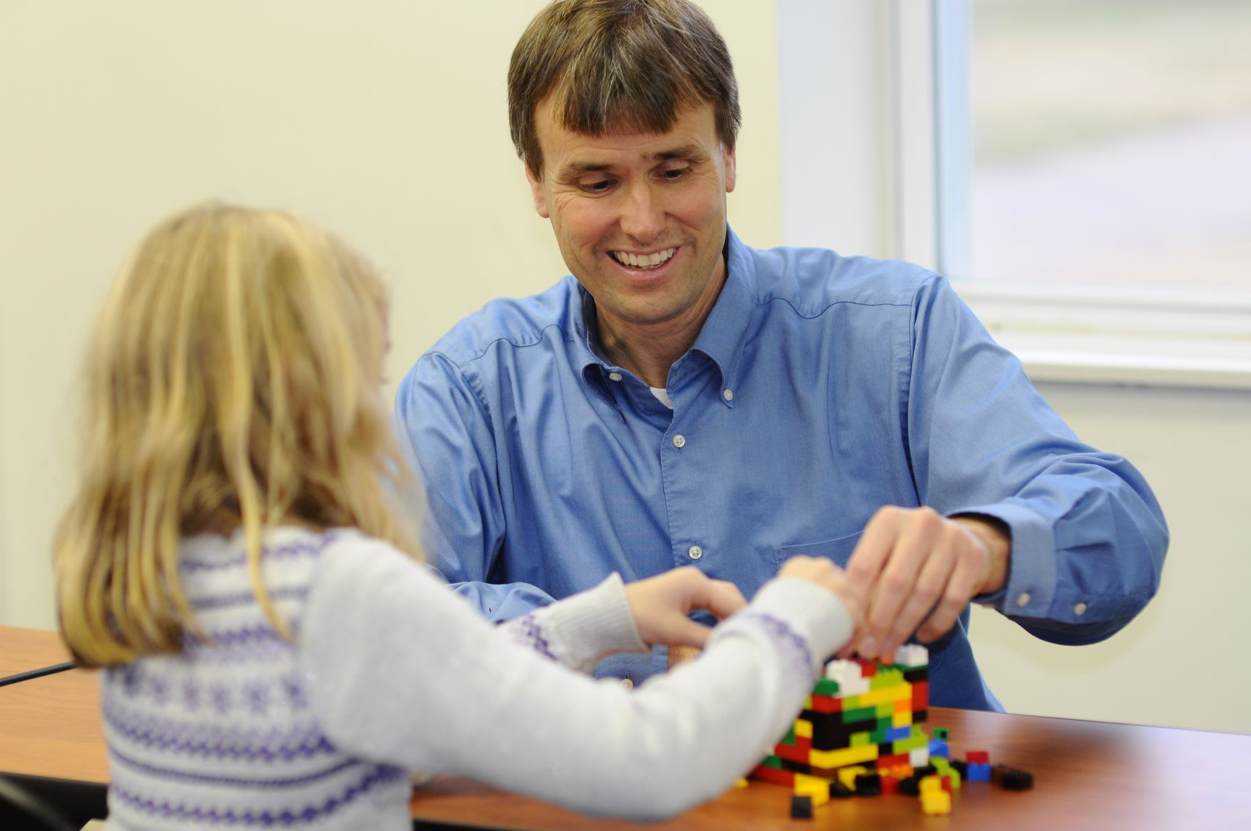 Faculty lecture unlocks power of play in autistic children - Milligan ...