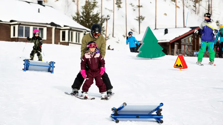 boden-activities-girlskiing.jpg