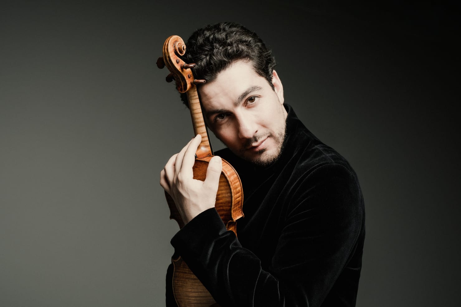Sergey Khachatryan | Photo by Marco Borggreve