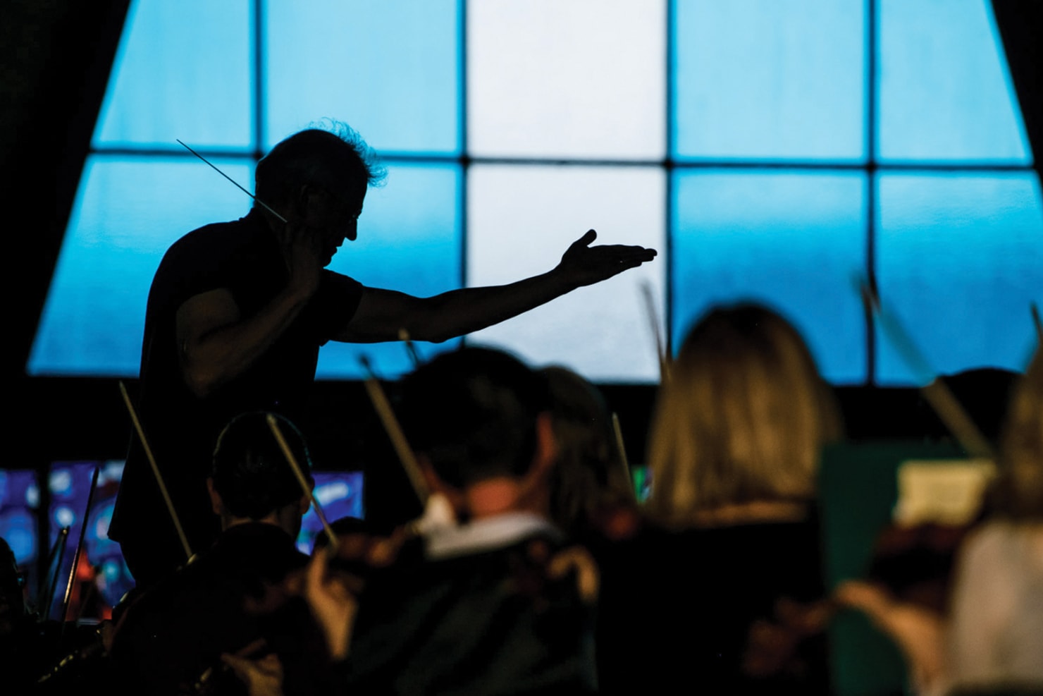 Osmo Vänskä conducting at Regina Mundi Church in Soweto