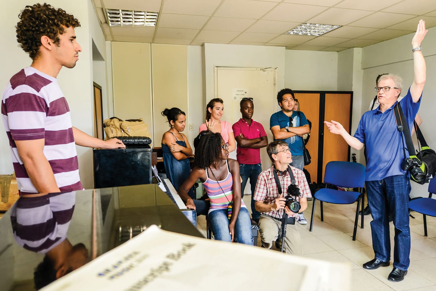 Osmo Vänskä teaching masterclass in Cuba