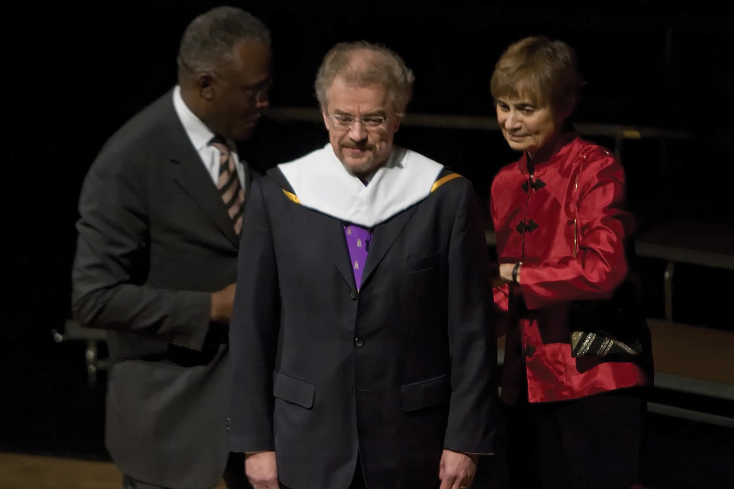 Osmo Vänskä receiving award