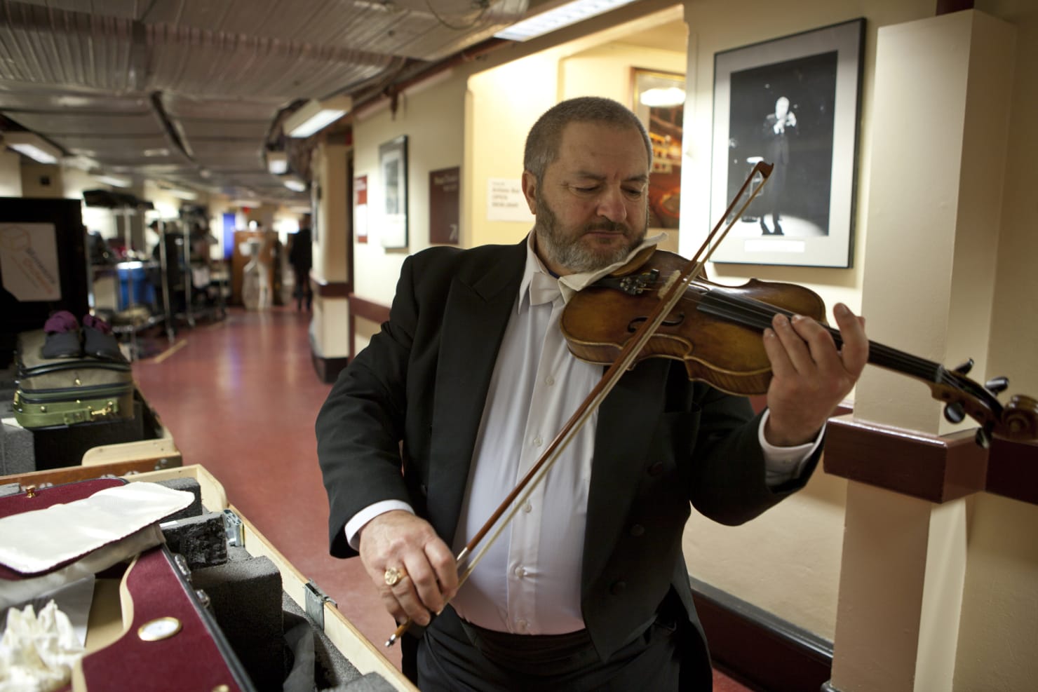 Rudolf Lekhter warming up backstage in London