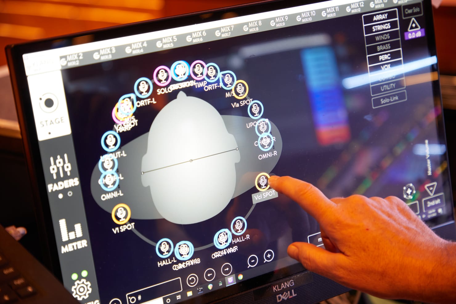 A photo of the Klang software interface, which displays a human head and the different perspectives in which the source of the audio will sound like its coming from