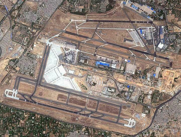Interrumpen operaciones dos veces en Nueva Delhi por “objetos como drones”