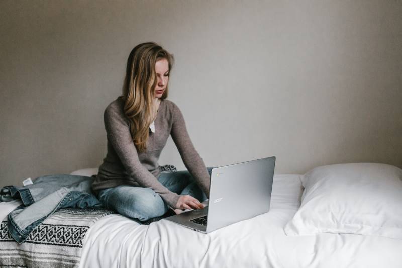 woman on laptop
