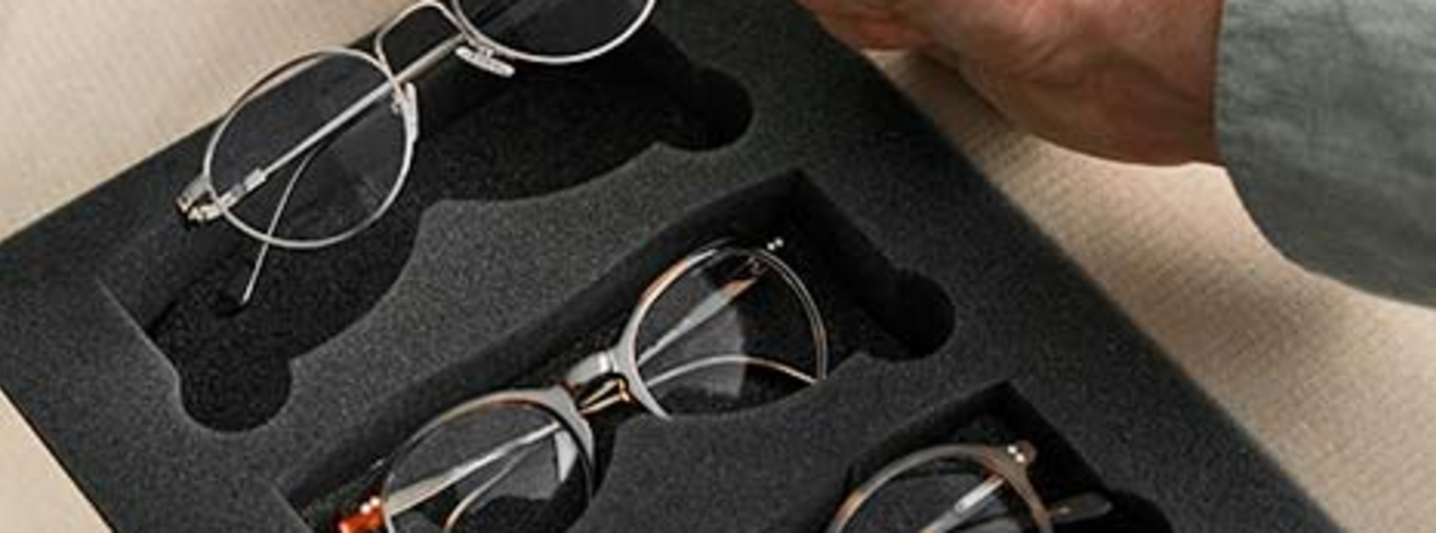 Brillen kostenlos zu Hause anprobieren bei Mister Spex