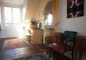 Marais quiet and sunny apartment