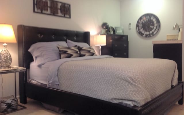 Clothing Optional Inviting Apartment In The Real Brooklyn Near