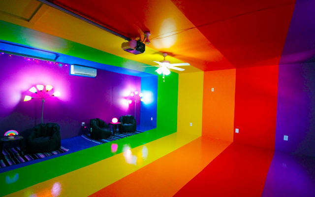 The Rainbow House - Retiro de arte psicodélico