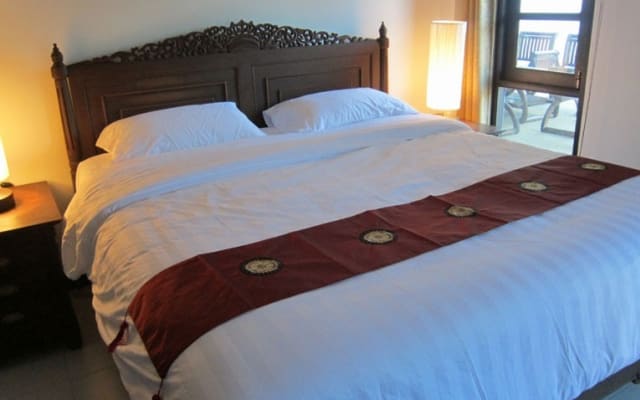 Phuket Gay Homestay - Room A - King size Bed