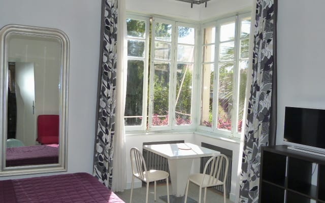 Suite XXL à la Villa Catouna Montpellier Centre avec piscine