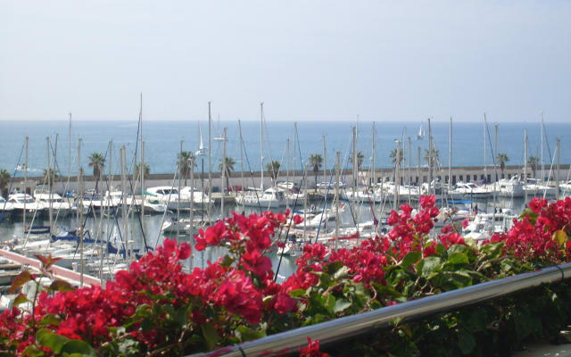 Gran habitacion en duplex playa Balmins  y puerto Aiguadolç