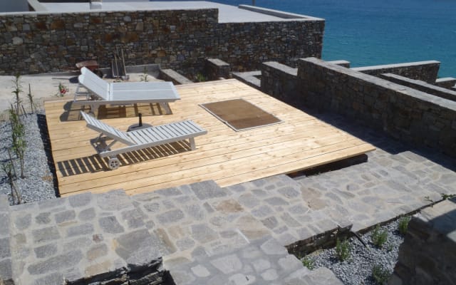 CASA DE 4 DORMITORIOS CON VISTAS AL MAR EN LA PLAYA DE KALO LIVADI