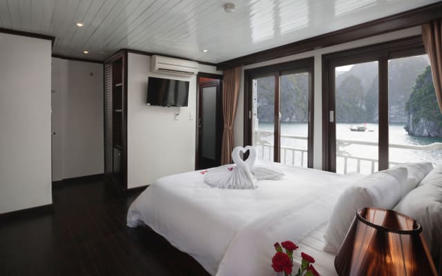 Friendly Halong Cruise to Visit Halong Bay - Picture 15