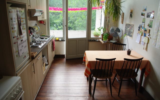 Chambre dans un bel appartement calme