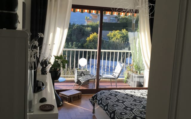 Superbe chambre de luxe dans une résidence cannoise avec une vue...