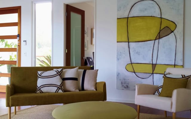 Anuncio de Simon en misterb&b - Sitting area near the front door