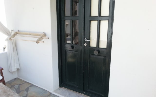 studio uper floor no 101