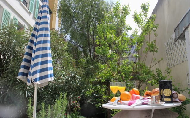 Atypisches Duplex mit Gartenblick