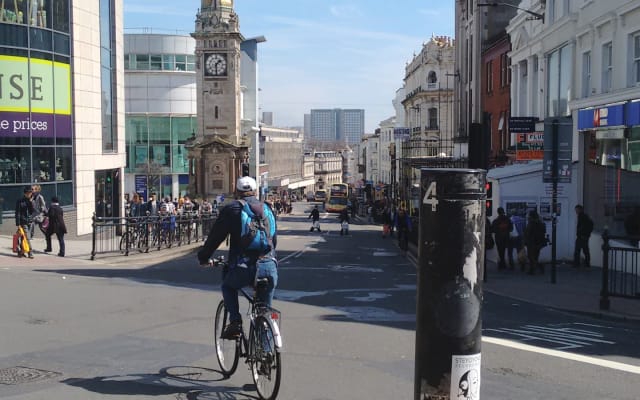 Central Room in the Gay Village, with Sea Views, Close to Seafront - Picture 16