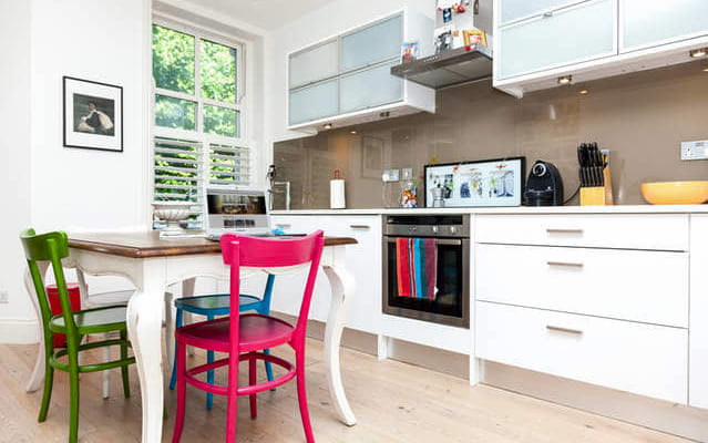 Amazing room in Hammersmith. Clothing optional.