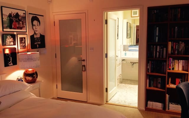 Oasis of Calm in Vibrant Seaside Brighton and Hove ensuite Bathroom - Picture 11