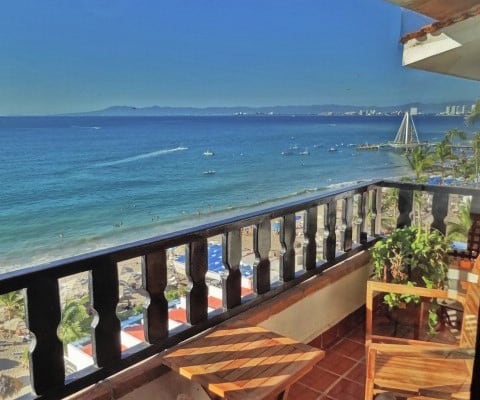 Beachfront Penthouse with Private Pool at Blue Chairs Beach - Picture 19