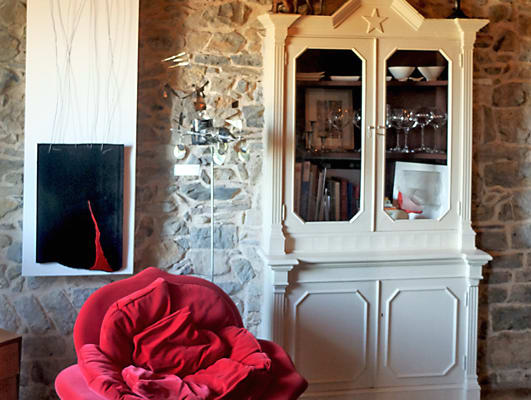 REFUGIO 'CASTE  Encantadora suite de diseño en un relajante concurso...