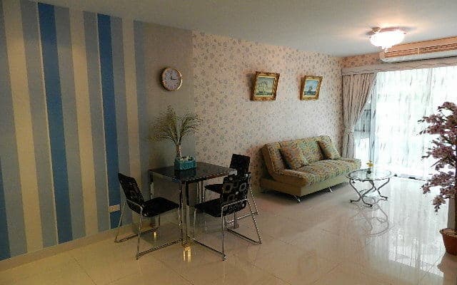 Ein-Schlafzimmer-Apartment mit Wohnzimmer 4 Personen. Homosexuell...