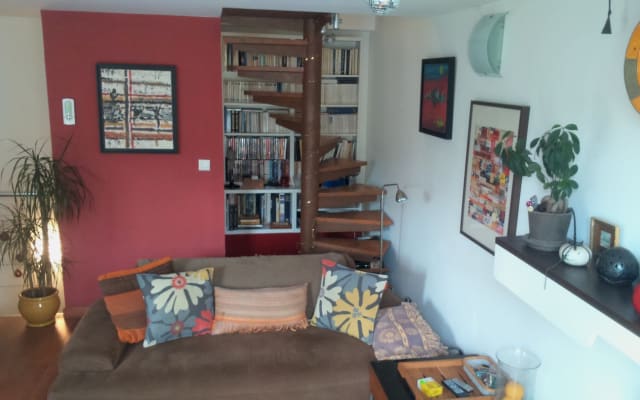 Quarto em mezzanine num apartamento de 70m2 com terraço de 10m2