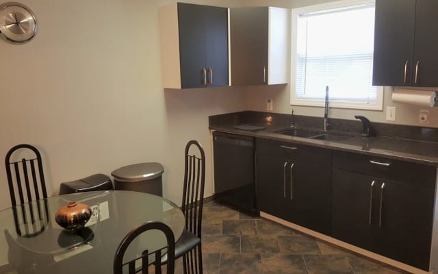 Paradis contemporain/Mod avec salle de bain privée [à 2 mi. du centre-ville]. - Photo 7