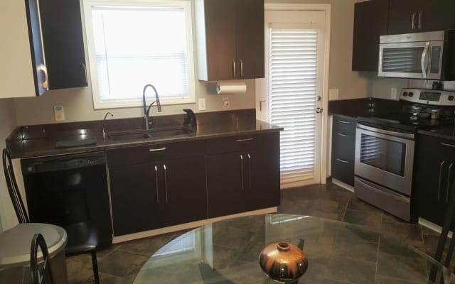 Paradis contemporain/Mod avec salle de bain privée [à 2 mi. du centre-ville]. - Photo 11