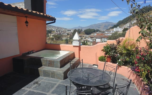 centro da cidade, sauna e jacuzzi, suite com vista!