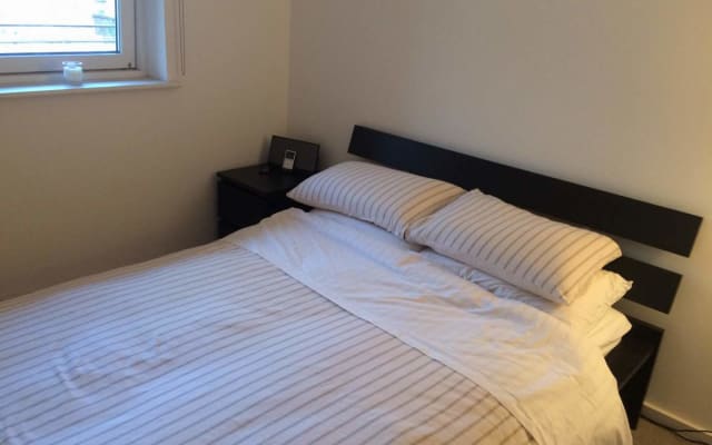 Double room with private bathroom on the Regents Canal