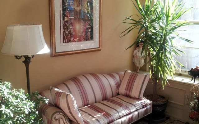 Luxury-Private Room on the Detroit River!
