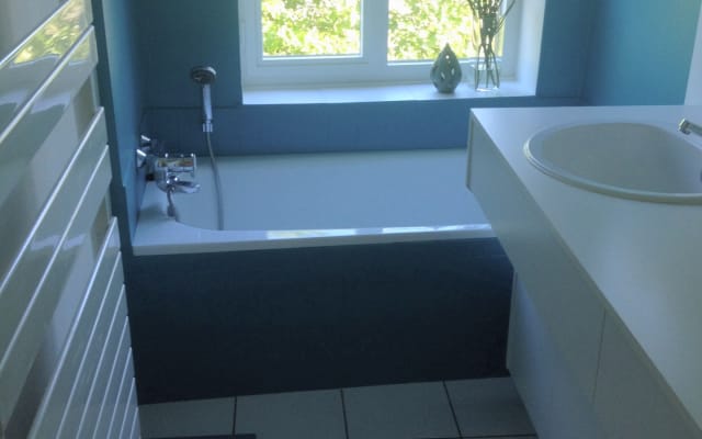 Großes Zimmer am Flussufer, historischer Blick