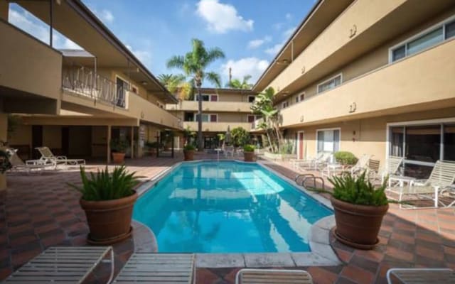 Entire condo 2 bedrooms 2 baths $250 - Picture 6