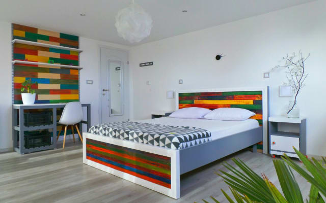 1 Blk de la mer : Chambre principale avec balcon + BFast !