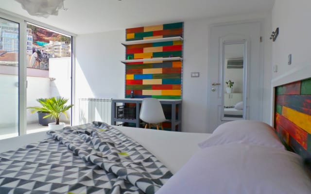 1 Blk de la mer : Chambre principale avec balcon + BFast !