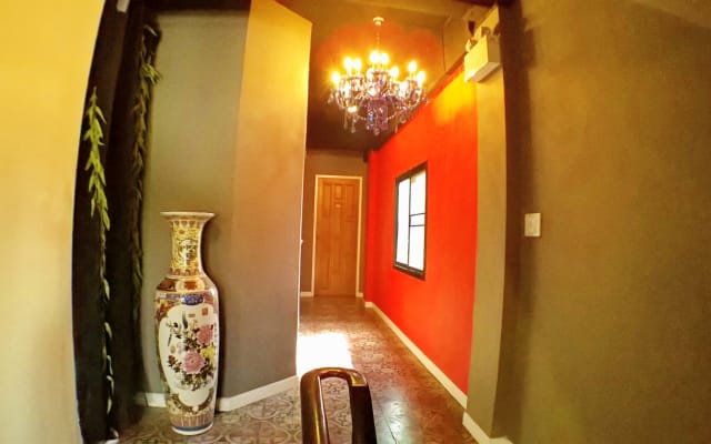 4 Bed in a Boutique Private Room - Central Bangkok Free Breakfast & Wi-Fi - Picture 4